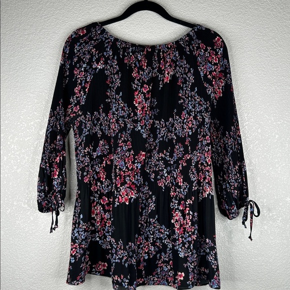 Roz & Ali Black Floral Pleated Boho Casual Flowy 3/4 Sleeve Top Size Large - Picture 4 of 6